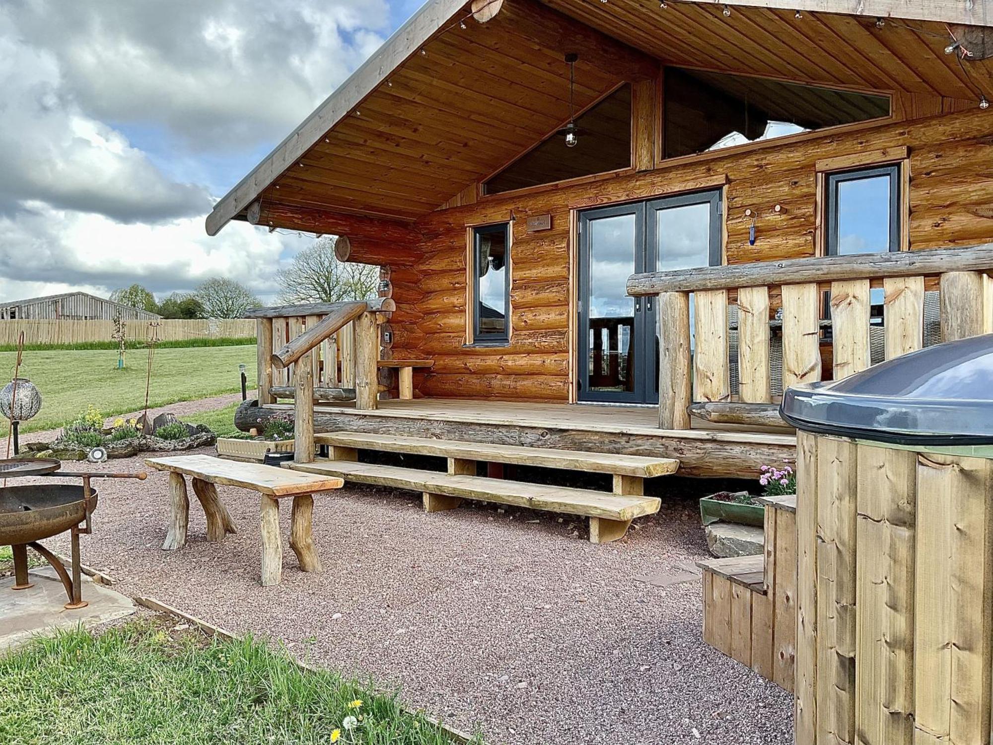 Rowan - Tedstone Log Cabins Bromyard Exterior photo